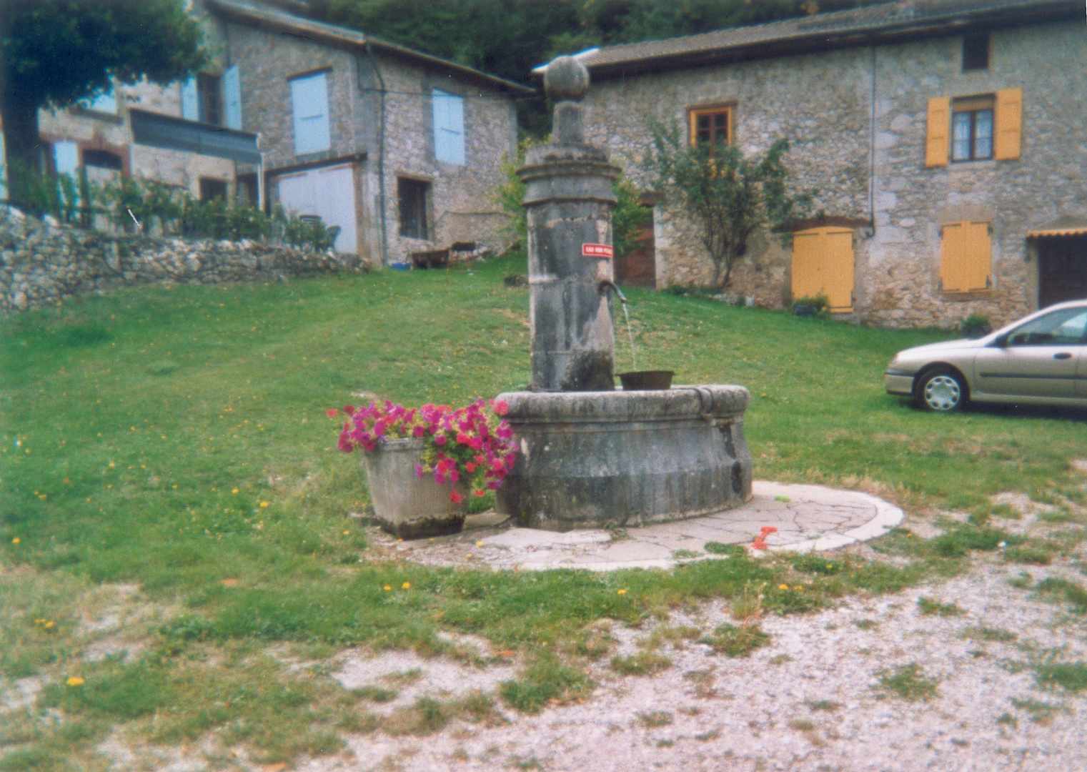 Fontaine e.jpg